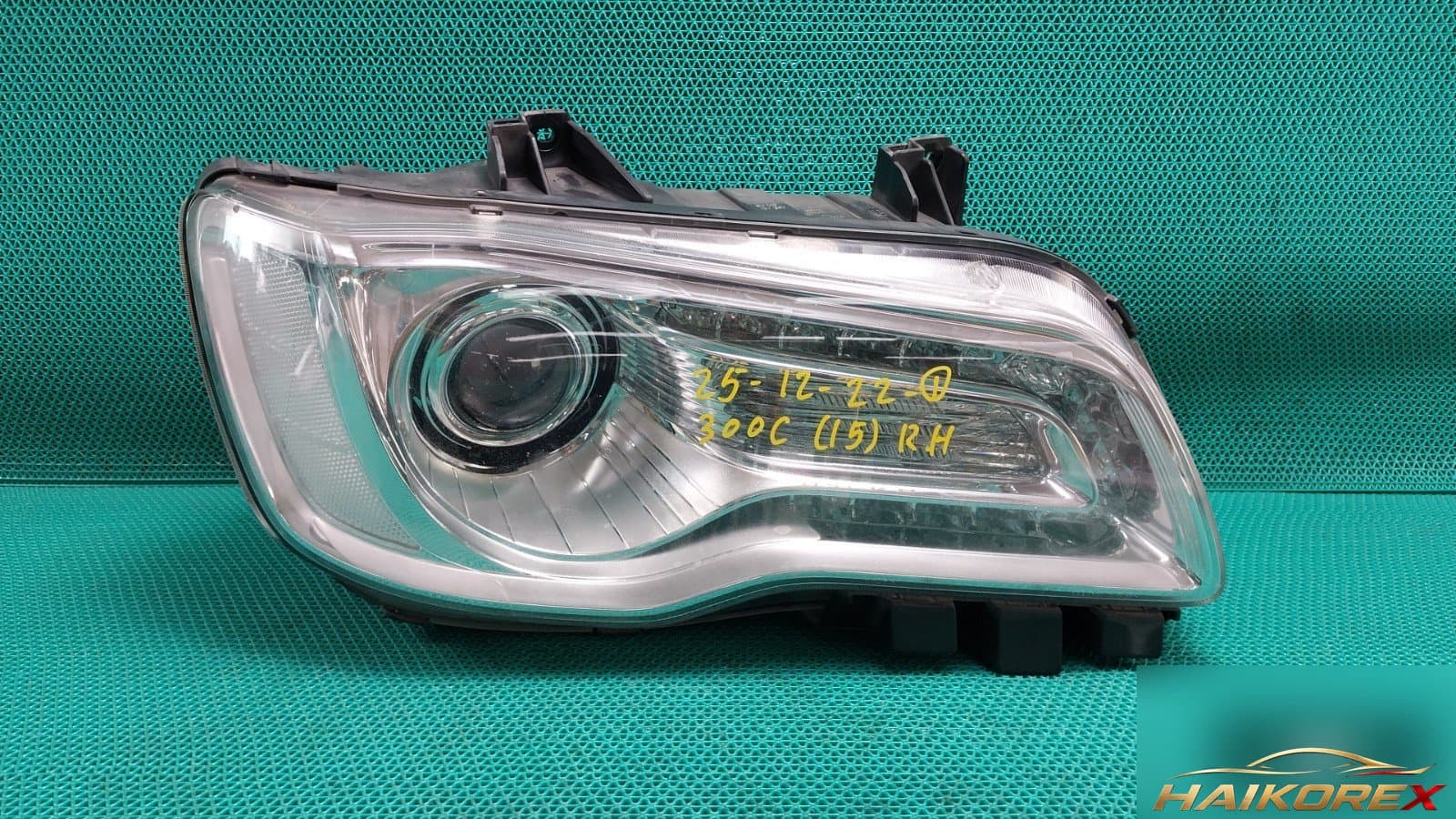 Mercedes-Benz S-Class 2010 — крыло левое (2218890525)