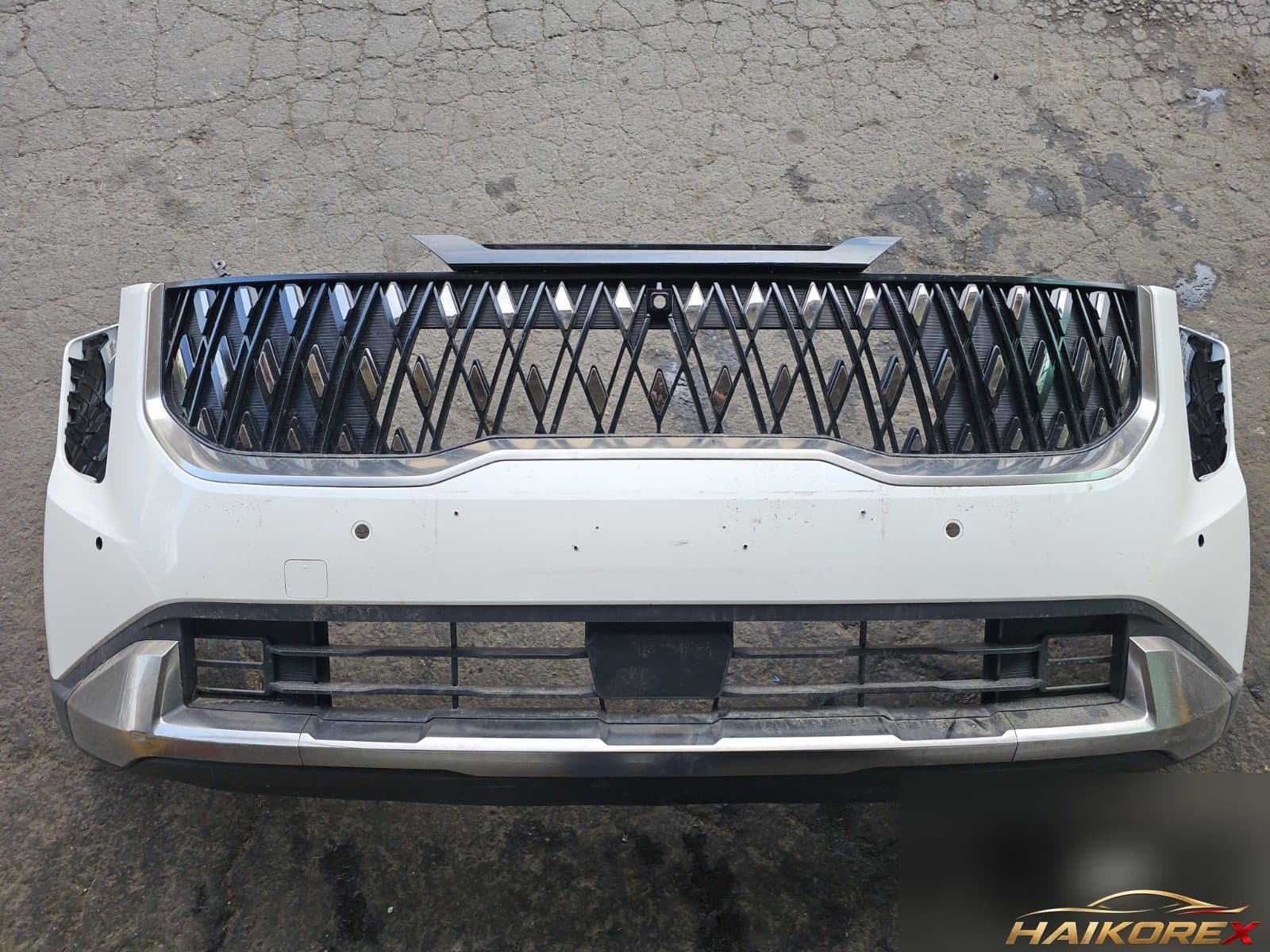 Kia Carnival 2025 — передний бампер