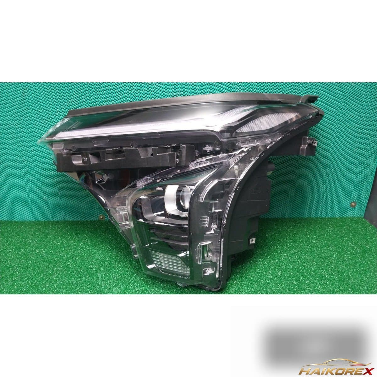 Chevrolet Trax LS 2024 — фара передняя левая