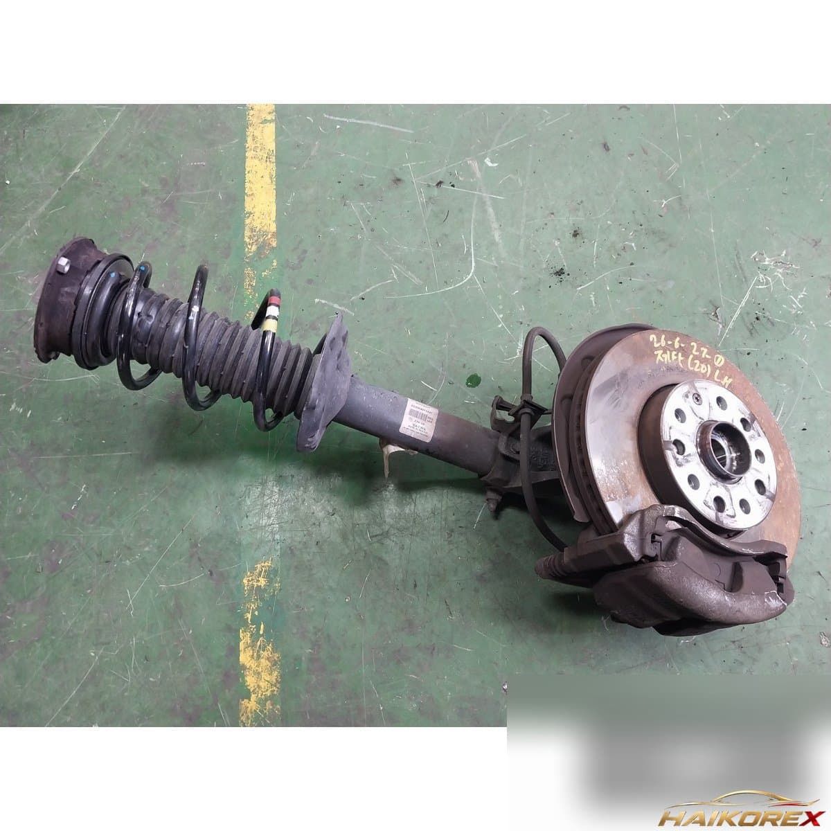 Поворотный кулак передний левый 5QM407255A