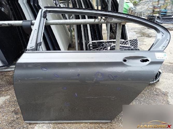 BMW 7 Series 2020 — задняя дверь левая