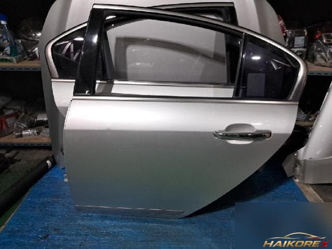 Hyundai Genesis 2013 — дверь задняя левая
