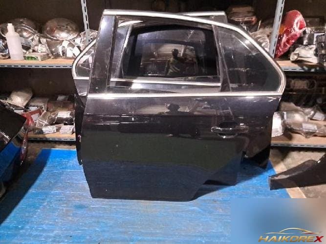 Volkswagen Jetta 2006 — задняя дверь левая