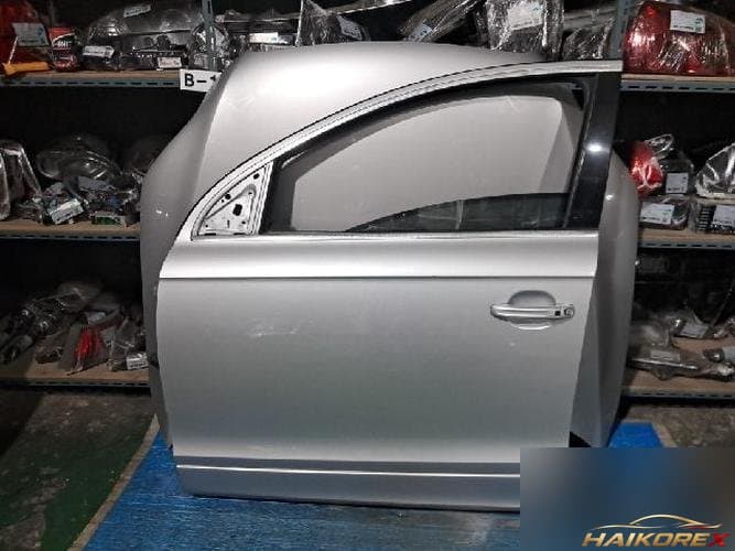 Audi Q7 2008 — передняя дверь левая