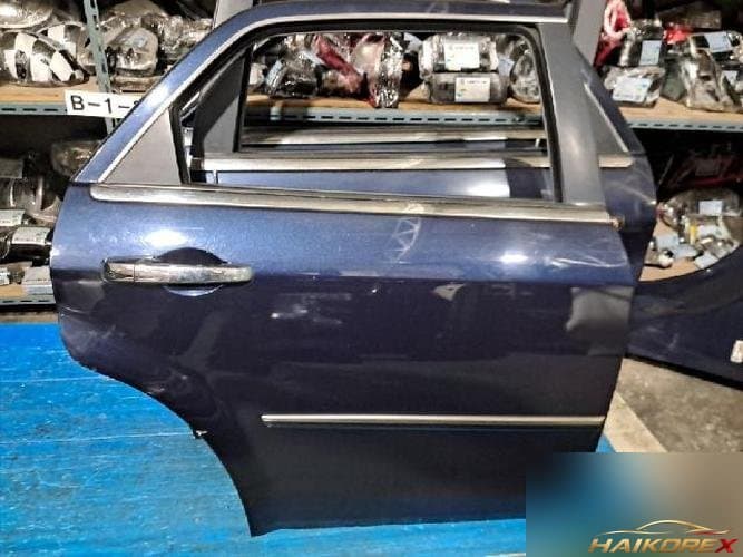 Chrysler 300 2008 — дверь задняя правая
