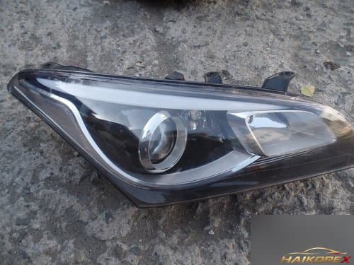 Фара передняя правая HID, крышка (Mistral, предположительно)