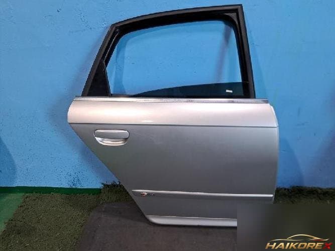 Audi A4 2008 — задняя правая дверь