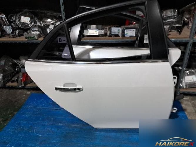 Chevrolet Malibu 2013 — задняя дверь правая