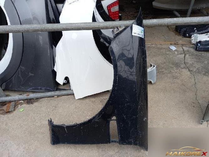 Hyundai Tucson 2008 — крыло левое