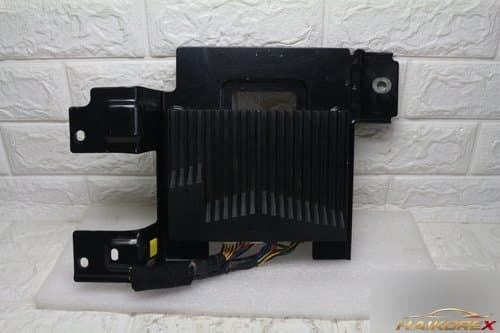 Усилитель 96370C6100 с кронштейном