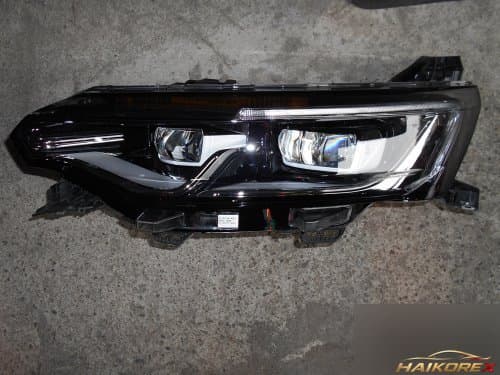 Фара передняя левая LED 260606722R