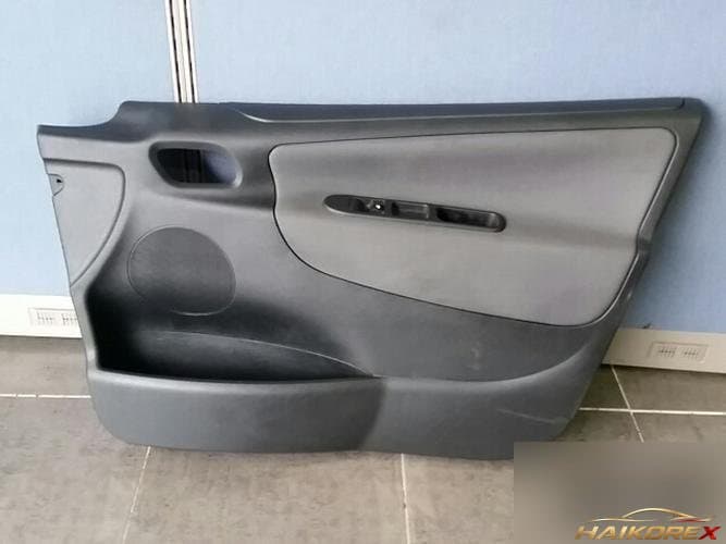 Peugeot 207 2011 — передняя дверь правая