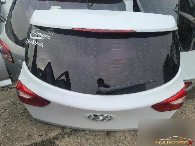 Hyundai i30 2016 — крышка багажника