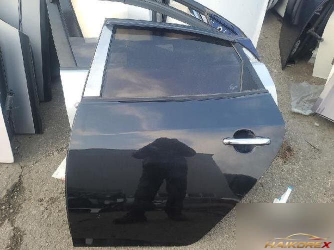 Hyundai Avante 2009 — задняя дверь левая