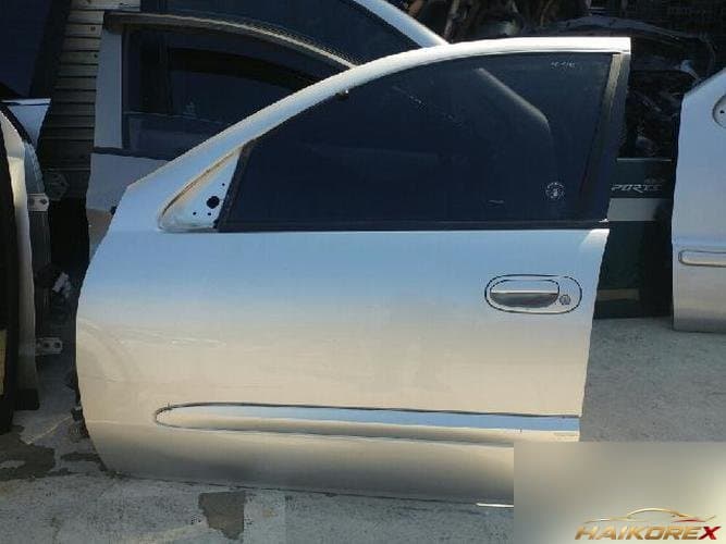Renault SM3 2009 — передняя дверь левая