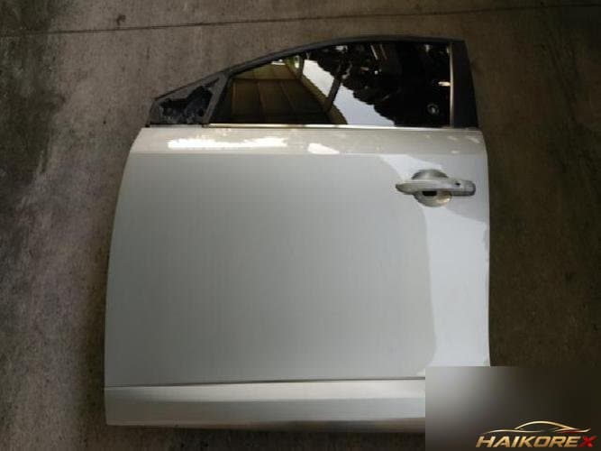 Renault SM3 2011 — передняя дверь левая