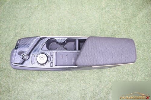 Консоль подлокотник EV6 с подержателем для рычага коробки и зарядкой