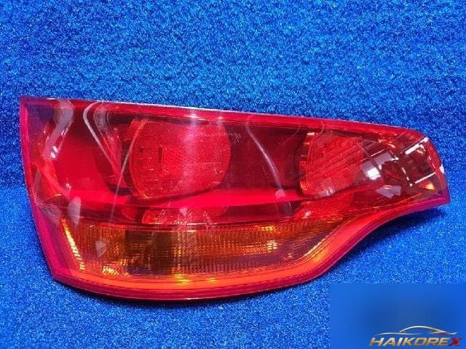 Audi Q7 2008 — задний фонарь левый (внешний)