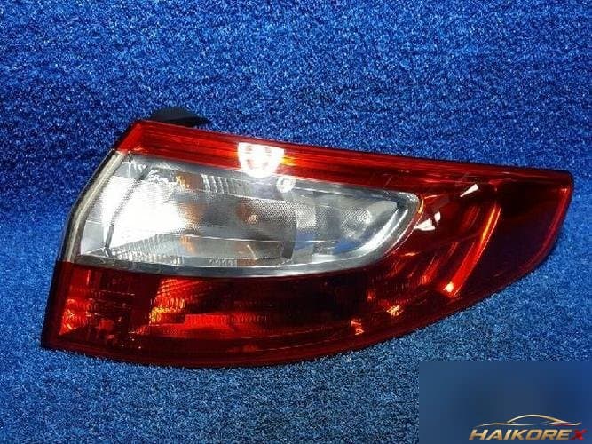 Renault SM3 2014 — задний фонарь левый (наружный) 265550016R