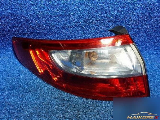 Renault SM3 2011 — задний фонарь левый внешний 265550016R