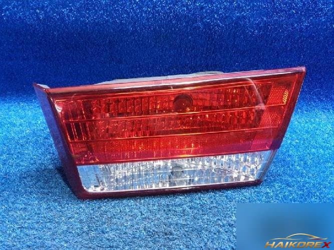 Hyundai Sonata 2005 — фара задняя правая внутренняя 924043K000