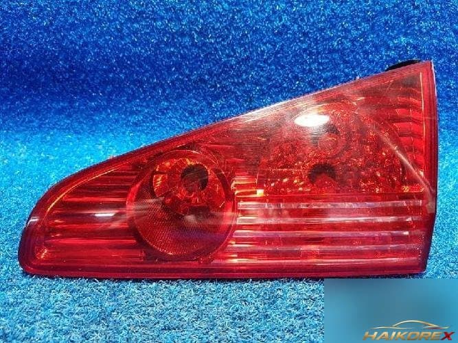 Peugeot 607 2007 — фара задняя правая внутренняя