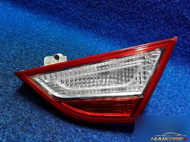 Hyundai Sonata 2010 — фонарь задний внутренний правый 924043S100
