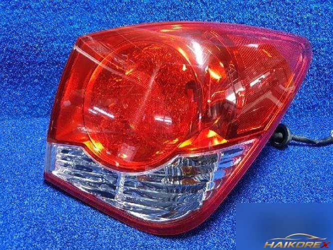 Chevrolet Cruze 2011 — задний фонарь правый внешний