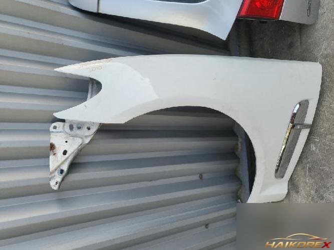Jaguar XF 2010 — крыло правое