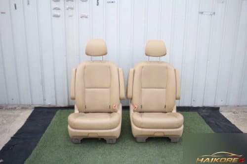 Комплект сидений второго ряда (9-местный) с подогревом и креплением ISOFIX, бежевые