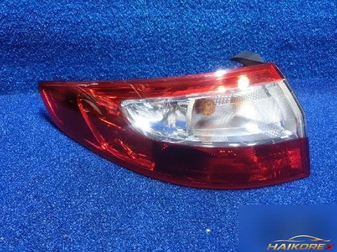 Renault SM3 2011 — задний фонарь левый наружный