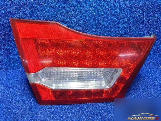 Kia Sorento 2010 — задний фонарь левый внутренний 3
