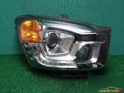SsangYong Korando Turismo 2015 — фара передняя