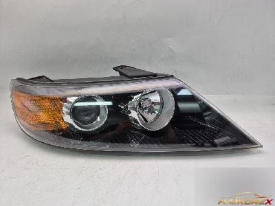 Kia Sorento 2010 — фара передняя