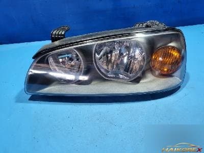 Hyundai Avante 2004 — фара передняя