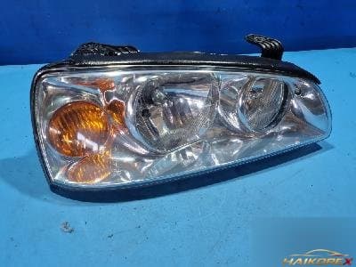 Hyundai Avante 2004 — фара передняя