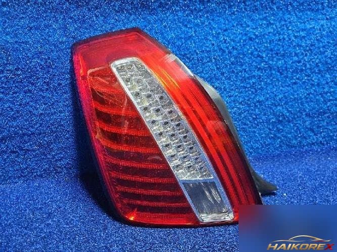 Kia Opirus 2010 — задний фонарь левый наружный