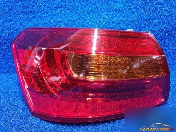 Kia K7 2011 — задний фонарь левый наружный
