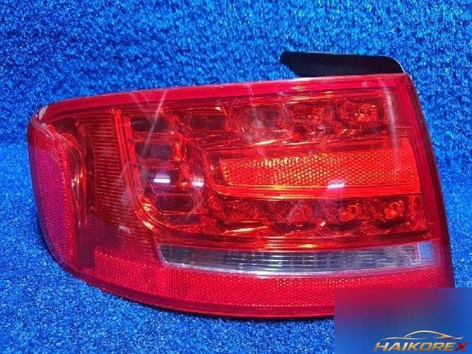 Audi A4 2011 — задний фонарь левый наружный 8K5945095K