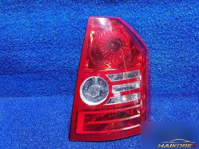 Chrysler 300 2008 — задний фонарь правый наружный