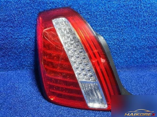 Kia Opirus 2010 — задний фонарь левый наружный
