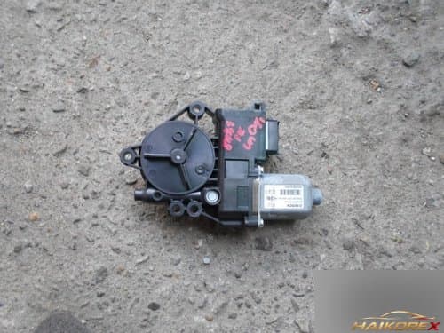 Мотор стеклоподъёмника передний левый Equus VI 824503N700