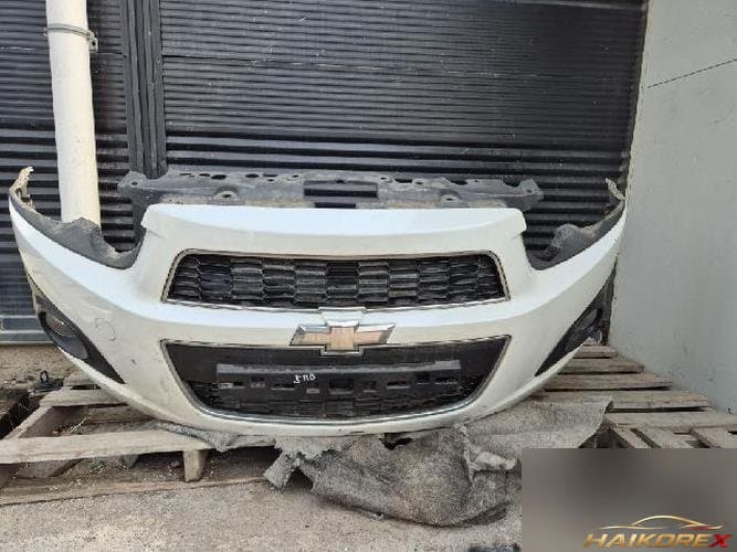 Chevrolet Aveo T300 2013 — бампер передний