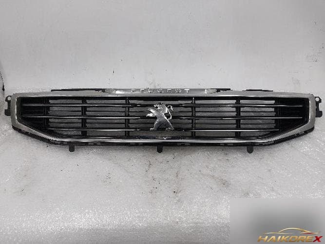 Peugeot 508 2015 — решётка радиатора 9807631077
