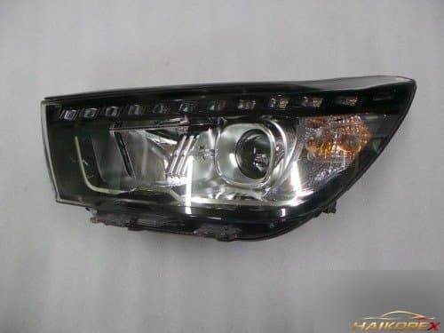 Фара передняя левая HID 8310135B00