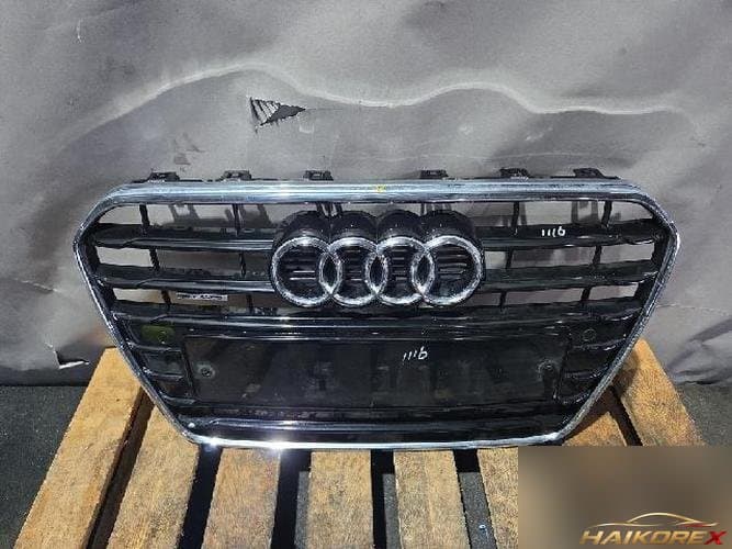 Audi A5 2015 — решетка радиатора 8T0853651G