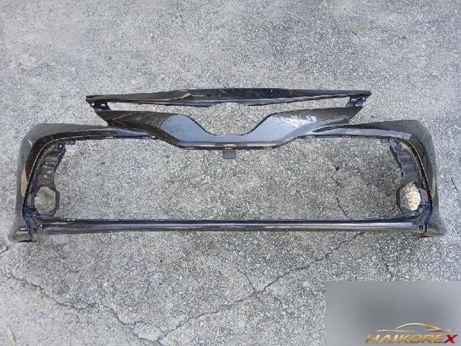 Toyota Camry 2019 — передний бампер