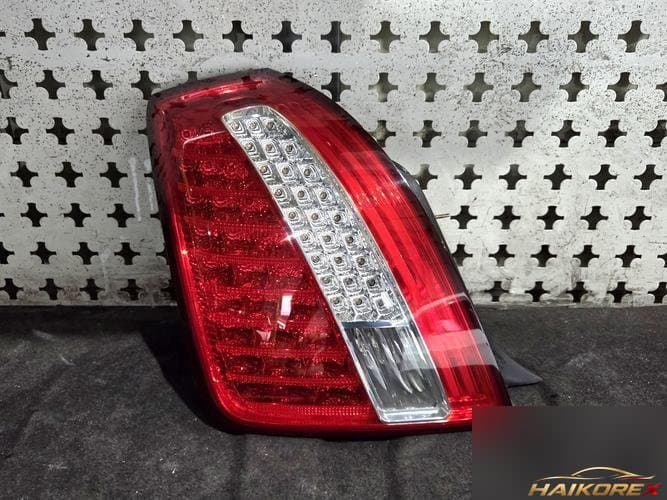 Kia Opirus 2011 — фонарь задний левый наружный