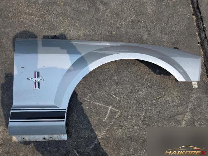 Ford Mustang 2006 — крыло правое