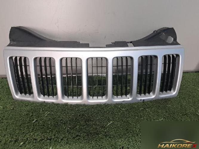 Jeep Grand Cherokee 2008 — решётка радиатора 55157458AA